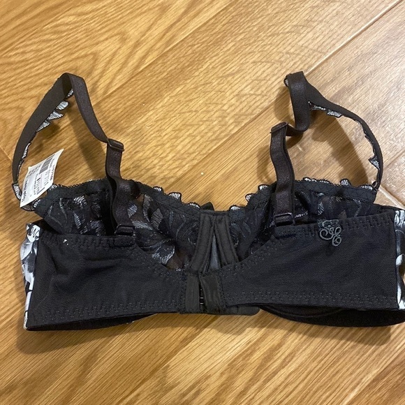 Secret D’Eva Mapple Flower  - Balconette Underwire Bra Black White Lace Cups 30D - Picture 4 of 11
